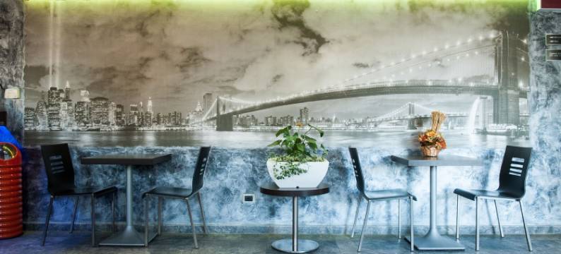 橘色汽车旅馆(Orange Motel)图片