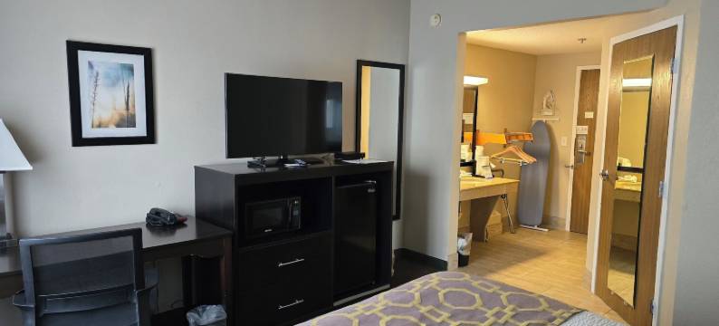 简斯维尔温德姆呗盟酒店(Baymont by Wyndham Janesville)图片