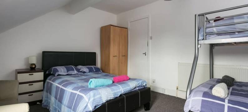 6卧的奇尔顿联排别墅(6 Bedroom Chorlton Townhouse)图片