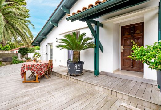 Liserons Hotel Overview