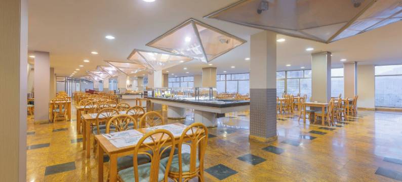 蓝海布里萨罗克塔斯酒店(Hotel Moon Dreams Roquetas)图片