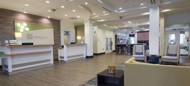 Holiday Inn & Suites 布卢明顿 - 机场(Holiday Inn & Suites Bloomington-Airport)图片