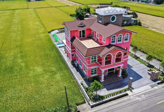 蜜雪莲亲子城堡外景图