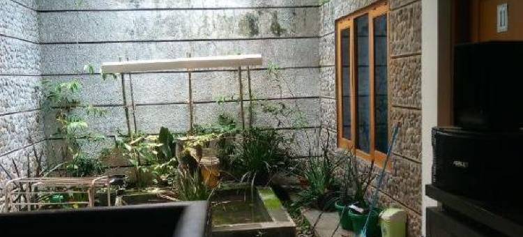 西阿里亚蜂蜜宾馆的舒适房间(Comfy Room at Honey Guesthouse Syariah)图片