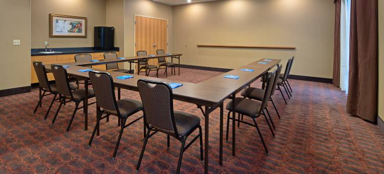 希尔顿欢朋套房酒店(Hampton Inn & Suites Bremerton)图片