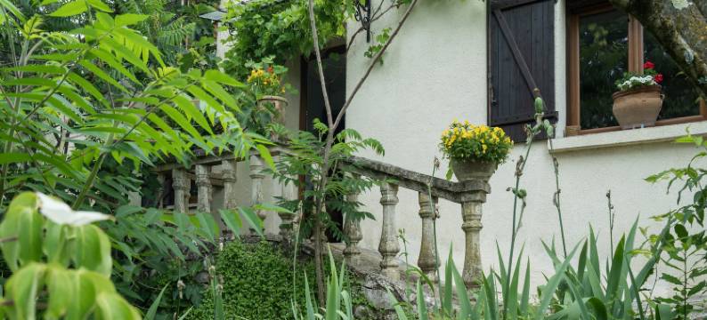 Majestic holiday home in Laroque with hot tub图片