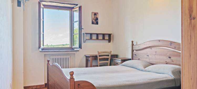 Tranquil Village Stay with Fireplace图片