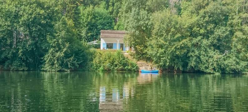 Villa in Bruniquel by Aveyron River图片