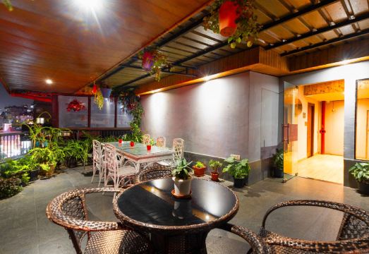 Sumitel Queens Yard Hotel Overview