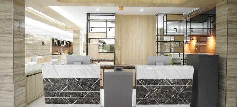 巴布亚勒斯塔里弗朗特一号酒店(Front One Hotel Papua Lestari)图片