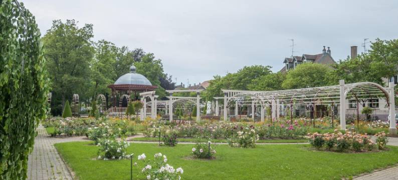 Comfortable Apartment in Belfort with Terrace图片