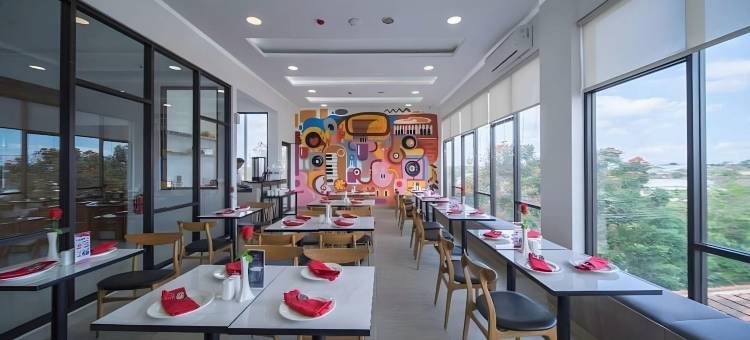 隆阿贡前一酒店(Front One Hotel Tulungagung)图片