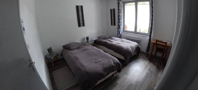 吉内兹桥边(Au Pont de la Gineze)图片