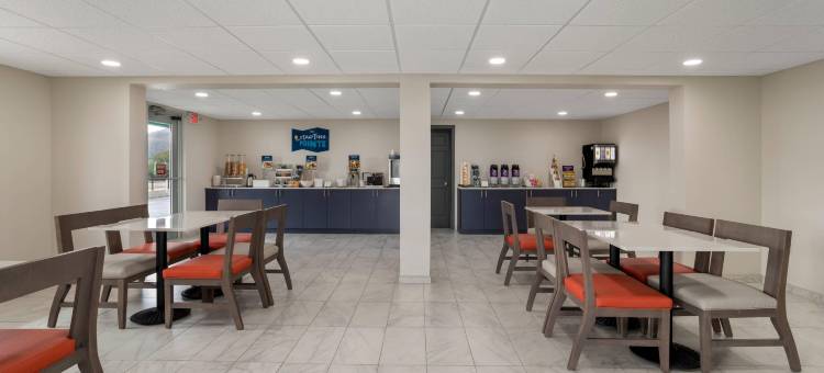 克拉丽奥波因特金博尔精选酒店(Clarion Pointe Kimball by Choice Hotels)图片