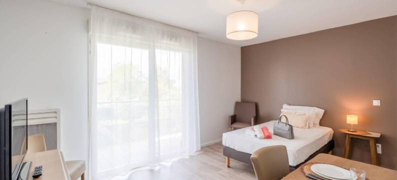 里昂利勒达博公寓品质酒店(Quality Suites Lyon L'Isle-d'Abeau)图片