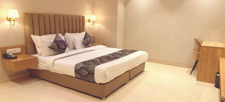 茂盛尊贵酒店(Lush Premier Hotel)图片