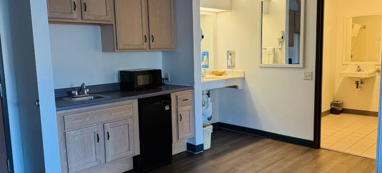 德尔拉皮兹比尔马套房酒店靠近苏福尔斯(Bilmar Inn & Suites Dell Rapids Near Sioux Falls)图片