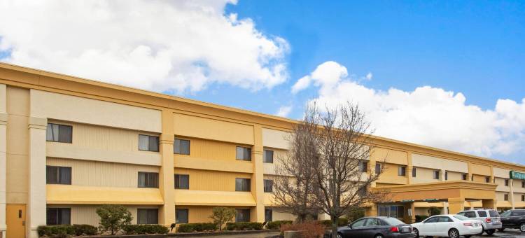 奥本伍斯特拉昆塔温德姆酒店(La Quinta Inn by Wyndham Auburn Worcester)图片