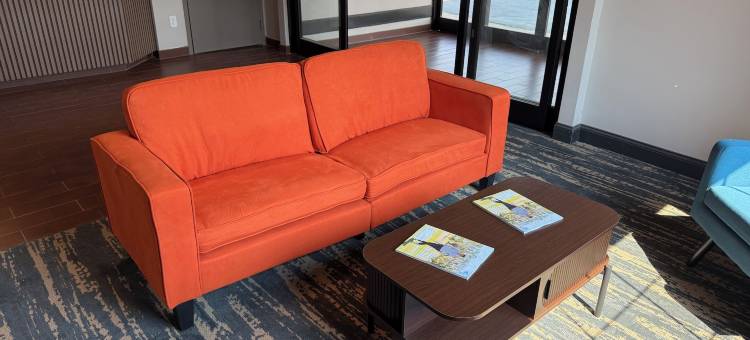 佐治亚奥尔巴尼华美达酒店(Ramada by Wyndham Albany GA)图片