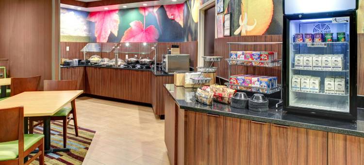 亚特兰大萨沃尼万枫酒店及套房(Fairfield Inn & Suites Atlanta Suwanee)图片