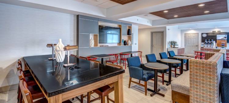 智选假日套房酒店伍德布里奇(Holiday Inn Express & Suites WOODBRIDGE by IHG)图片