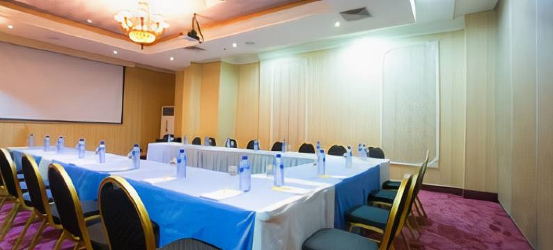 维多利亚皇冠广场酒店(Victoria Crown Plaza Hotel)图片