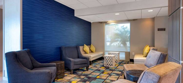 墨尔本棕榈湾温德姆拉昆塔套房酒店(Comfort Inn & Suites Melbourne-Viera)图片