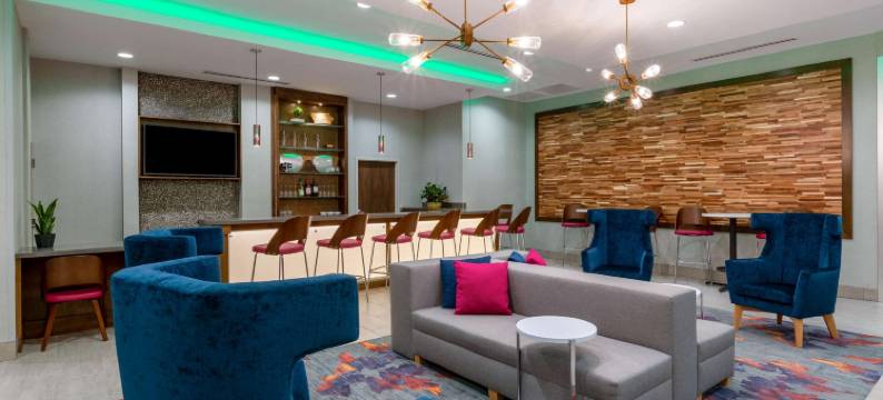 阿尔图纳得梅因拉昆塔温德姆酒店(La Quinta by Wyndham Altoona des Moines)图片