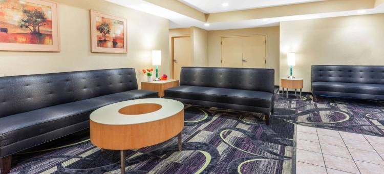 劳德代尔堡庞帕诺海滩拉昆塔温德姆酒店(La Quinta by Wyndham Fort Lauderdale Pompano Beach)图片