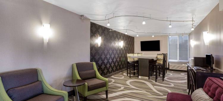 宾厄姆顿约翰逊城拉昆塔温德姆酒店(La Quinta Inn by Wyndham Binghamton - Johnson City)图片