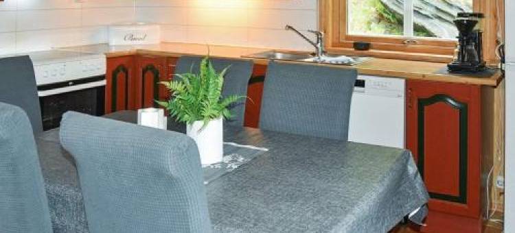 Three-Bedroom Holiday Home in Selje 1图片