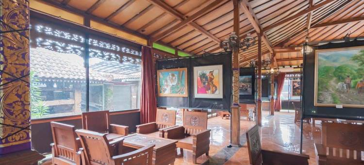 OYO-1347乔格洛加鲁特伊斯兰小屋(OYO 1347 Joglo Garut Cottage Syariah)图片