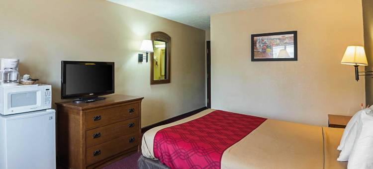 伊克诺旅馆- Junction City I-70 近 Fort Riley(Econo Lodge Junction City I-70 Near Fort Riley)图片