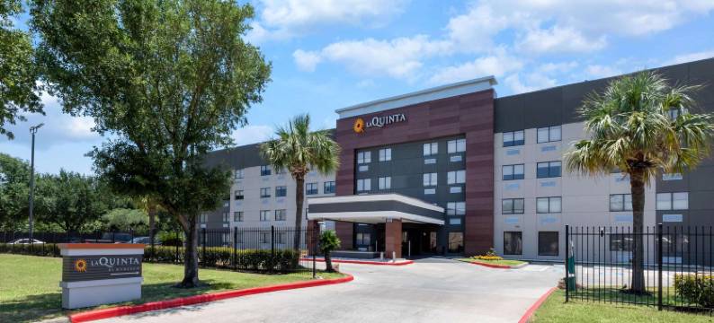 休斯顿西北拉昆塔温德姆套房酒店(La Quinta Inn & Suites by Wyndham Houston NW Brookhollow)图片