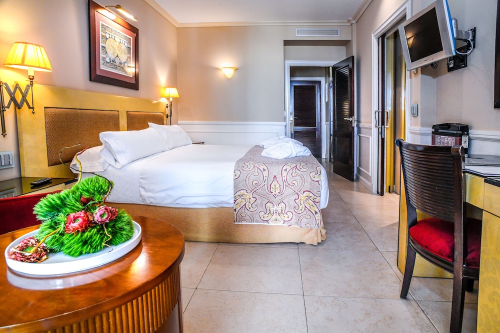 Gran Hotel Guadalpín Banus Over view