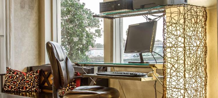 硅谷凯艺套房酒店(Quality Inn & Suites Silicon Valley)图片