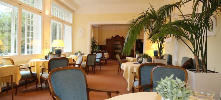 别墅西娅库尔 - 玫瑰园酒店(Villa Thea Hotel am Rosengarten)图片