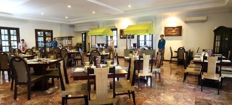 谏义里自由酒店(Hotel Merdeka Kediri)图片