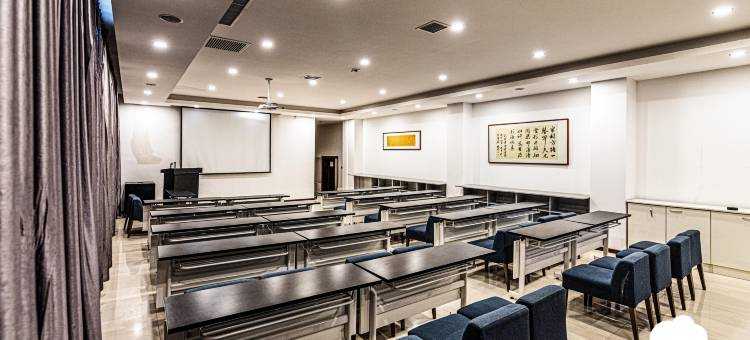 素柏·云酒店(鞍山火车站市中心第十五中学店)图片