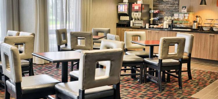 路斯格兰帝王之城附近舒适酒店(Comfort Inn Ruther Glen Near Kings Dominion)图片