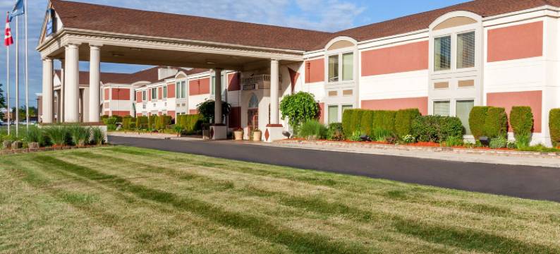 罗斯维尔/底特律地区温德姆戴斯套房酒店(Days Inn & Suites by Wyndham Roseville/Detroit Area)图片