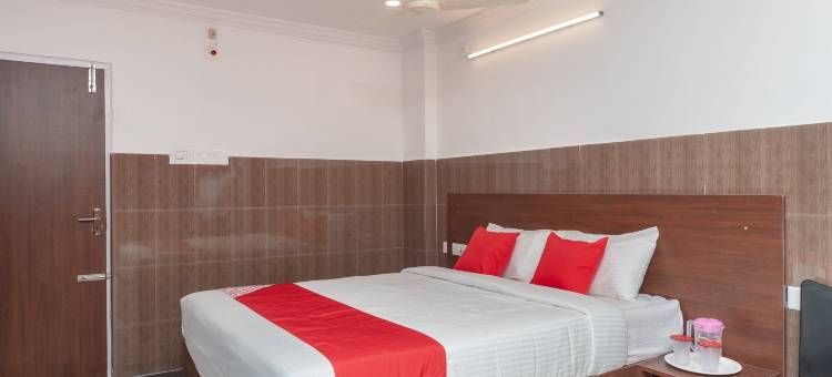 首都 O 27775 斯里尼瓦瑟住宅酒店(Capital O Hotel Srinivasa Residency)图片