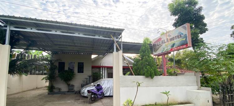 Capital O 93450 D'lala旅店(RedDoorz Near Pantai Idola Banyutowo Hotel d'Llala)图片
