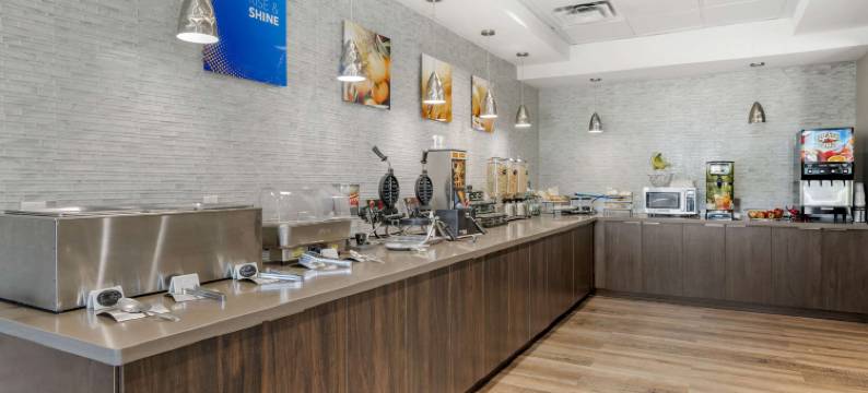 舒适酒店及套房克拉克斯维尔 - 路易斯维尔北(Comfort Inn & Suites Clarksville - Louisville North)图片