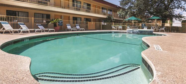 圣马科斯拉昆塔温德姆酒店(La Quinta Inn by Wyndham San Marcos)图片
