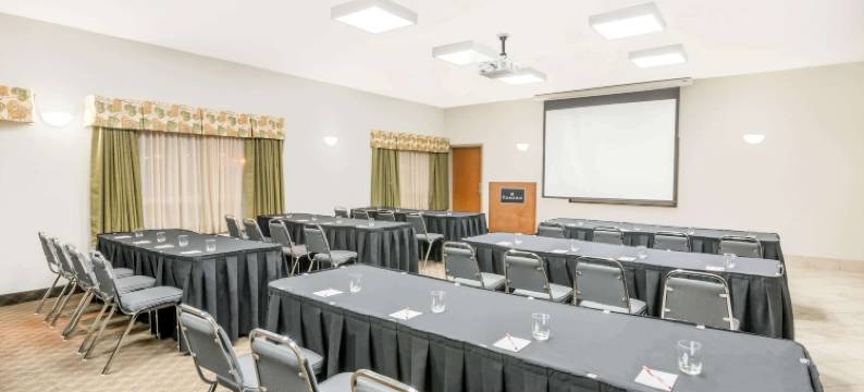 奥尔兹华美达酒店(Ramada by Wyndham Olds)图片