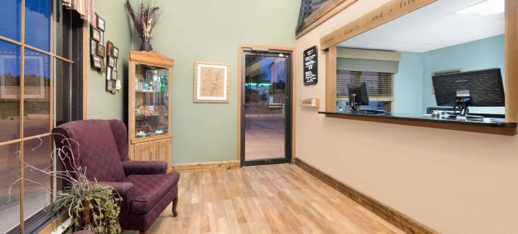 张伯伦温德姆速8酒店(Super 8 by Wyndham Chamberlain SD)图片