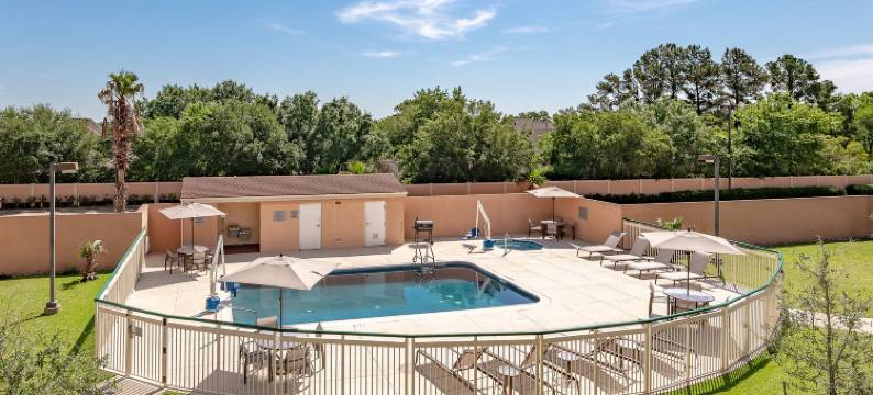 布赖恩克利奇站万怡酒店(Courtyard Bryan College Station)图片