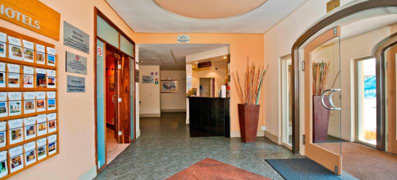 鲸湾港因东戈Protea酒店(Protea Hotel Walvis Bay Indongo)图片