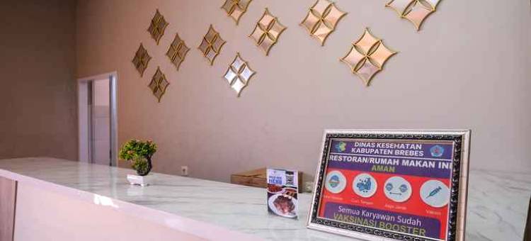 乌尔班维尤酒店-德迪加亚布勒贝斯(Urbanview Hotel Dedy Jaya Brebes)图片